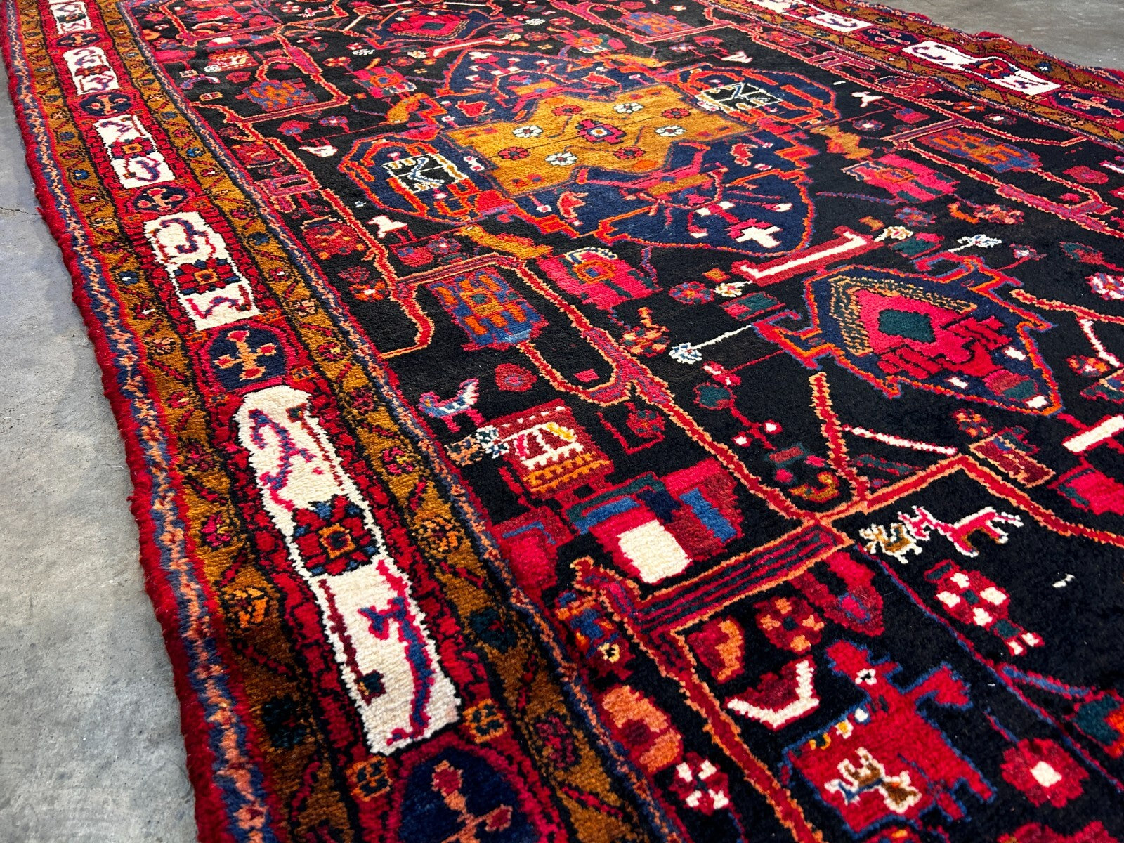 5'7" x 10'6" Hand-Knotted 100% Wool Pile Nahavande Area Rug - Carpet