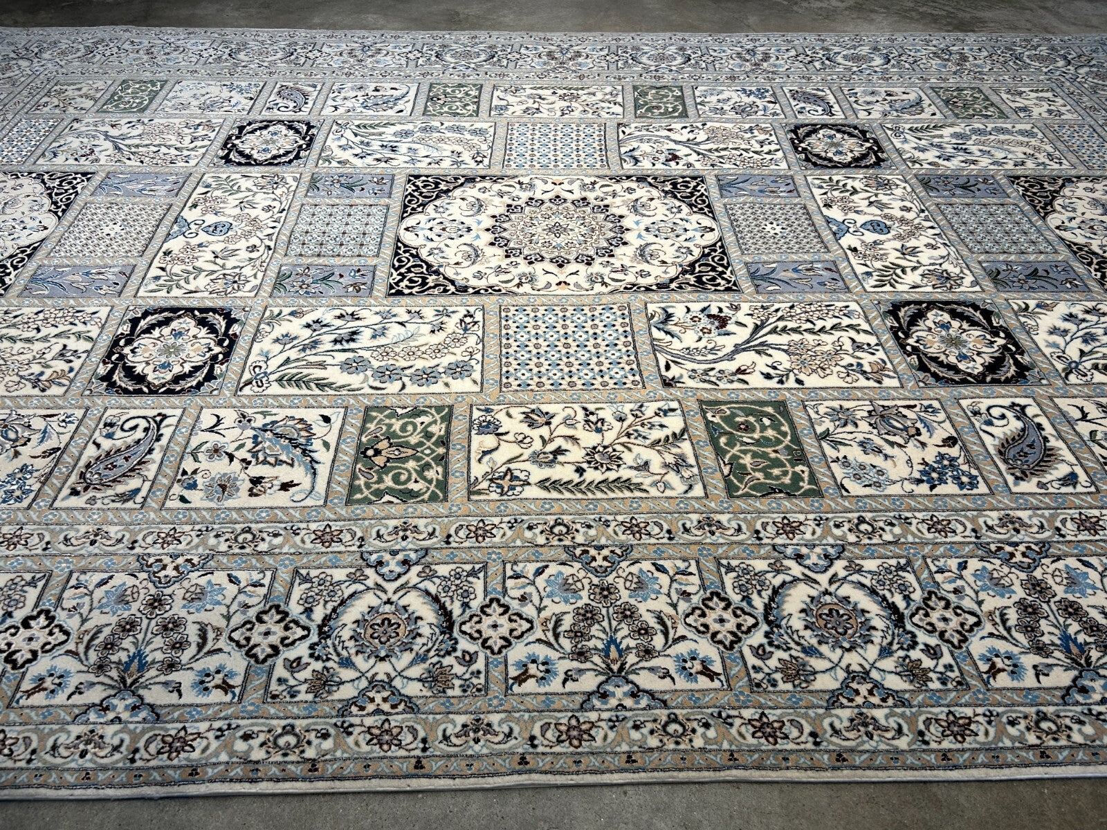 6'9"x10'2" Extra Fine Hand-Knotted Wool & Silk Habibian Naine Rug - Area Carpet