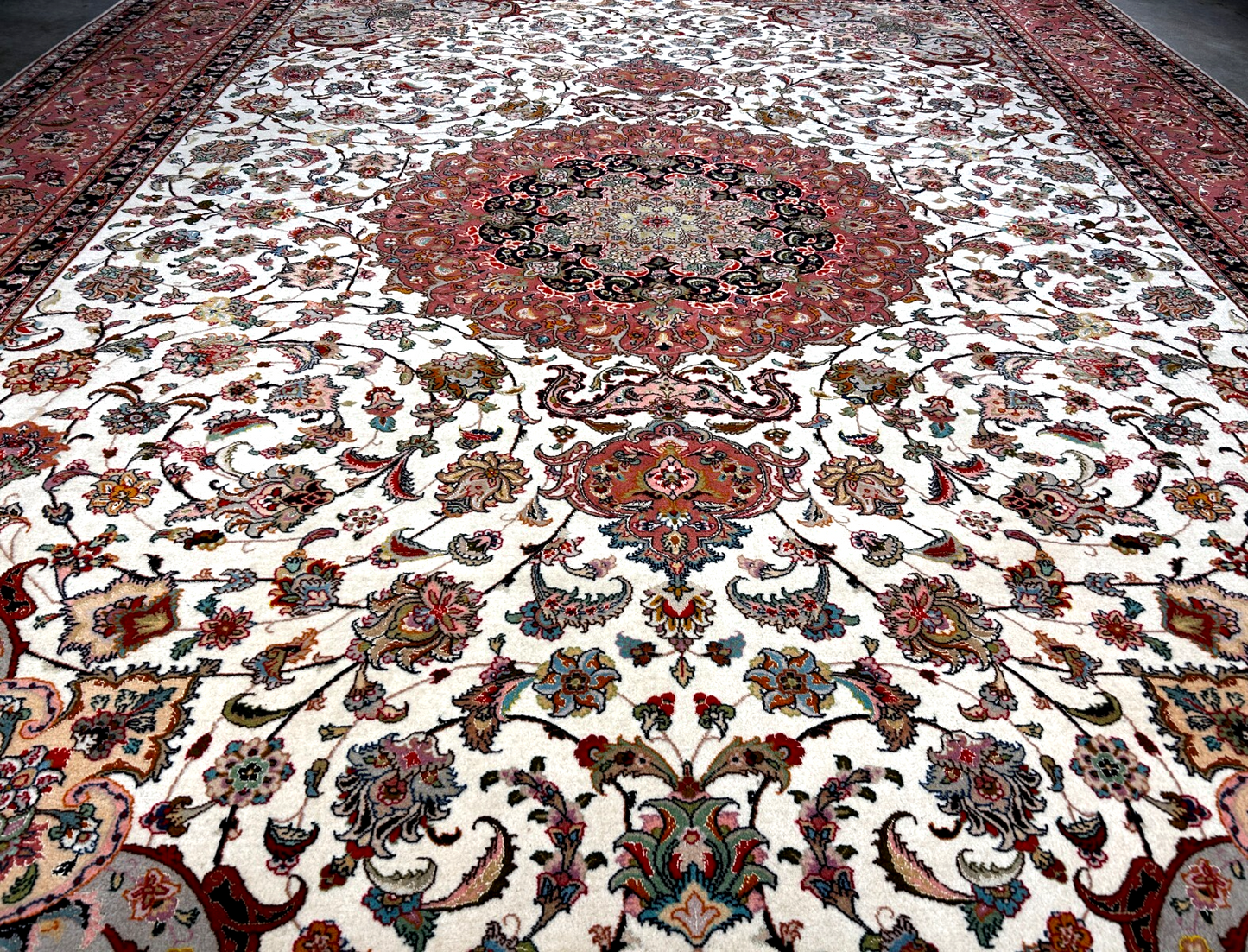 8'3"x11'3" Fine Hand-Knotted Wool & Silk Tabrize Rug