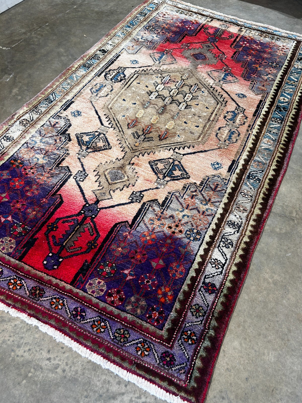 5'1" x 8'10" Hand-Knotted 100% Lamb Wool Carpet - Mousele Area Rug