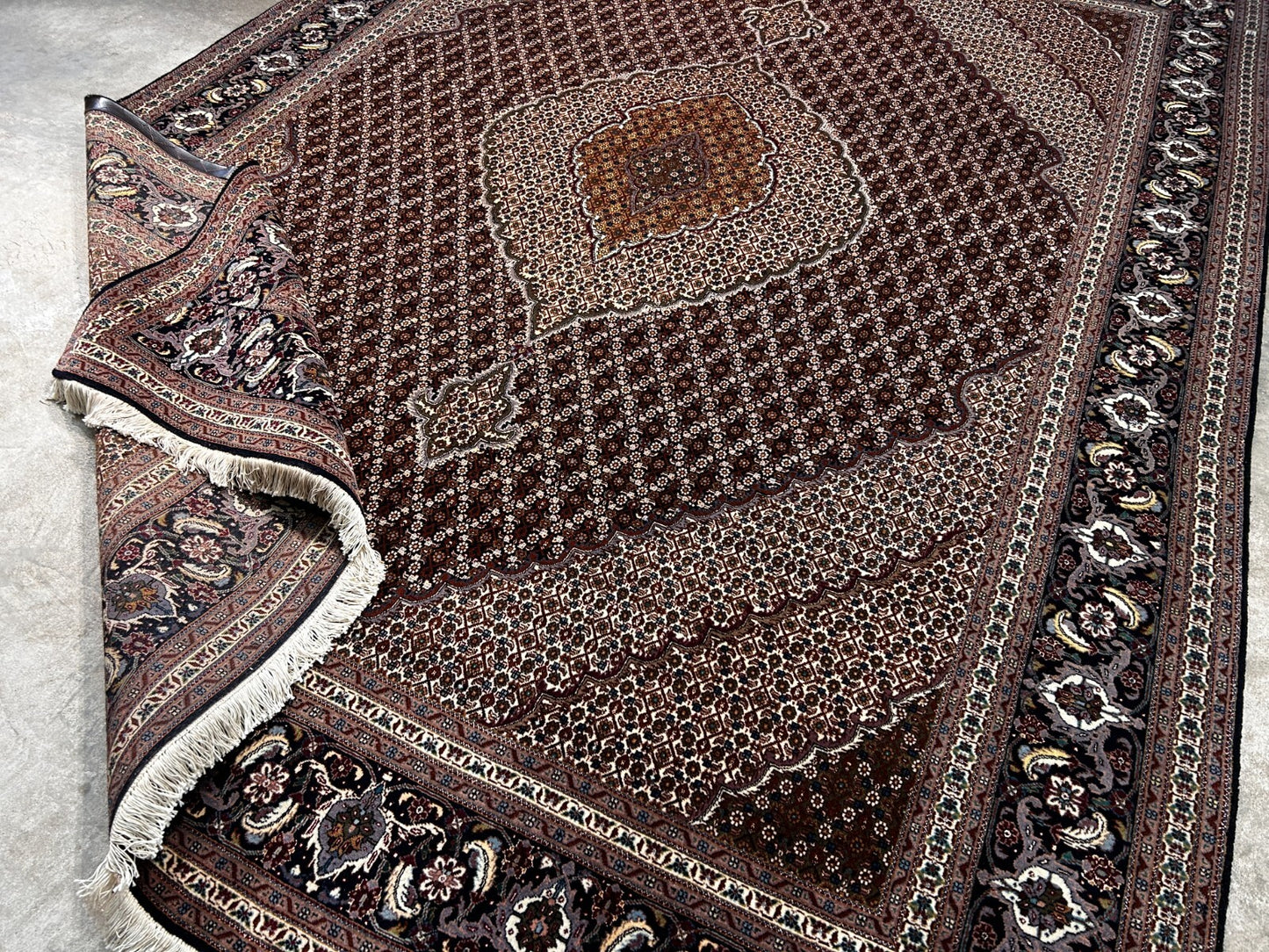 8'4"x11'3" Fine Hand-Knotted Wool & Silk Oriental Rug - Area Carpet