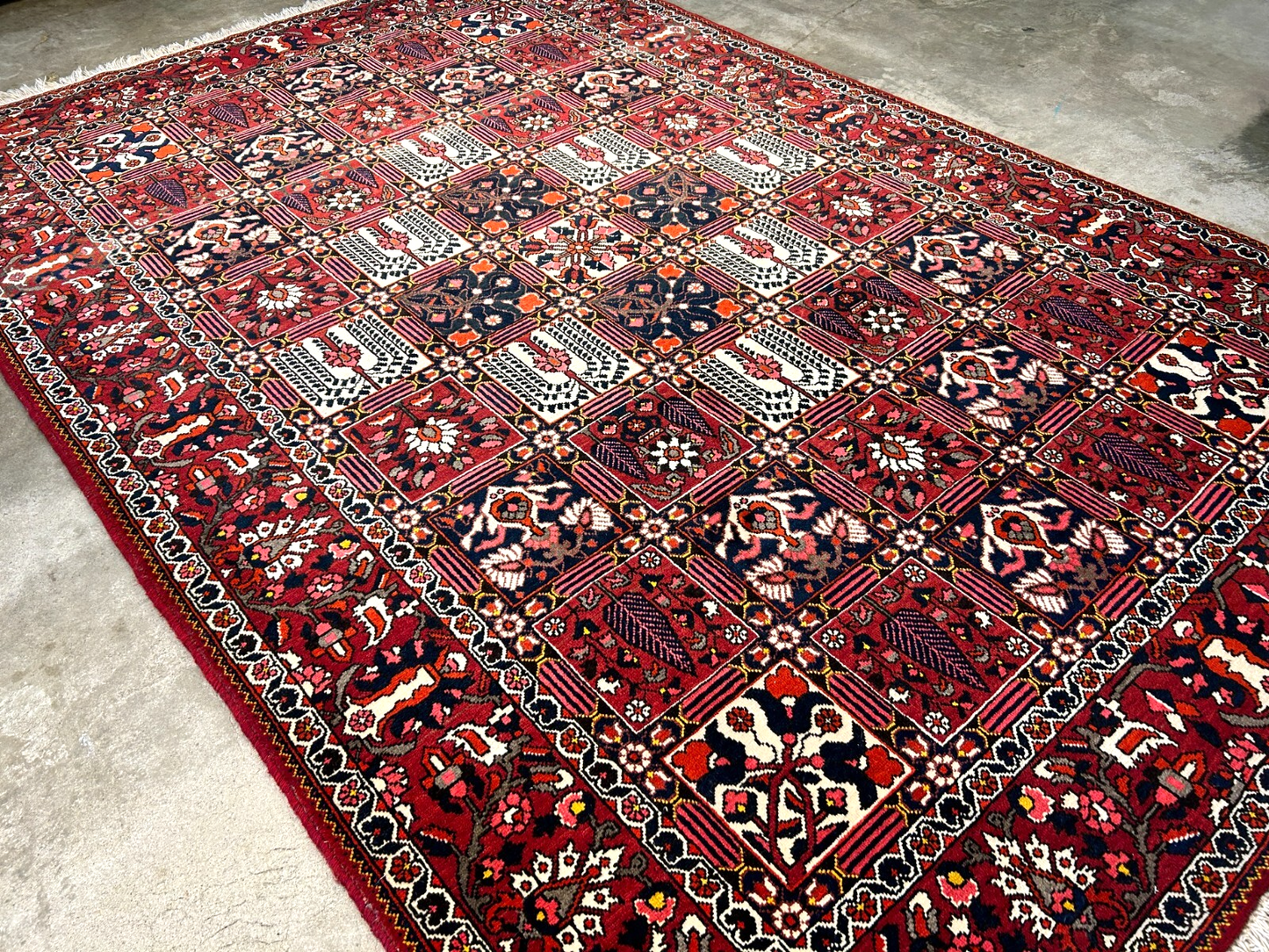 6'11"x10'3" Hand-Knotted 100% Lamb Wool Bakhtiarie Carpet - Area Rug