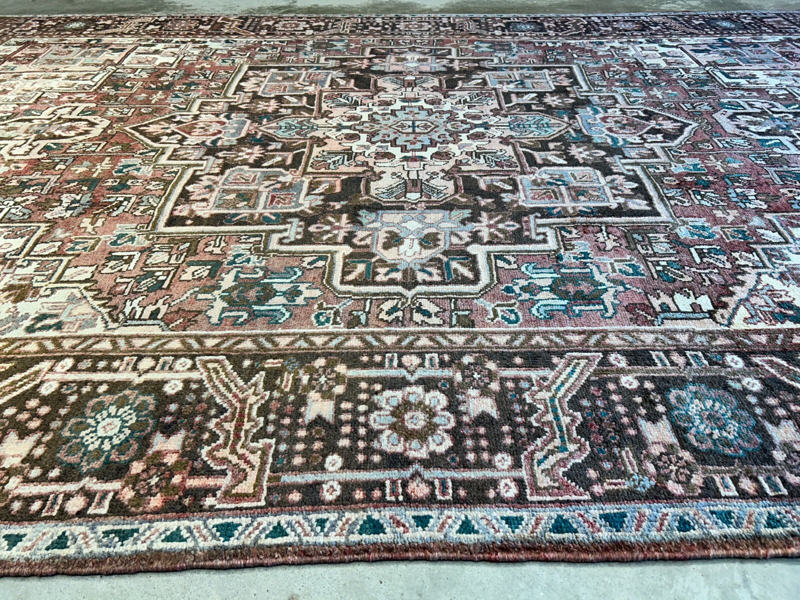 7'5"x11'5" Hand-Knotted 100% Wool Pile Herize Rug