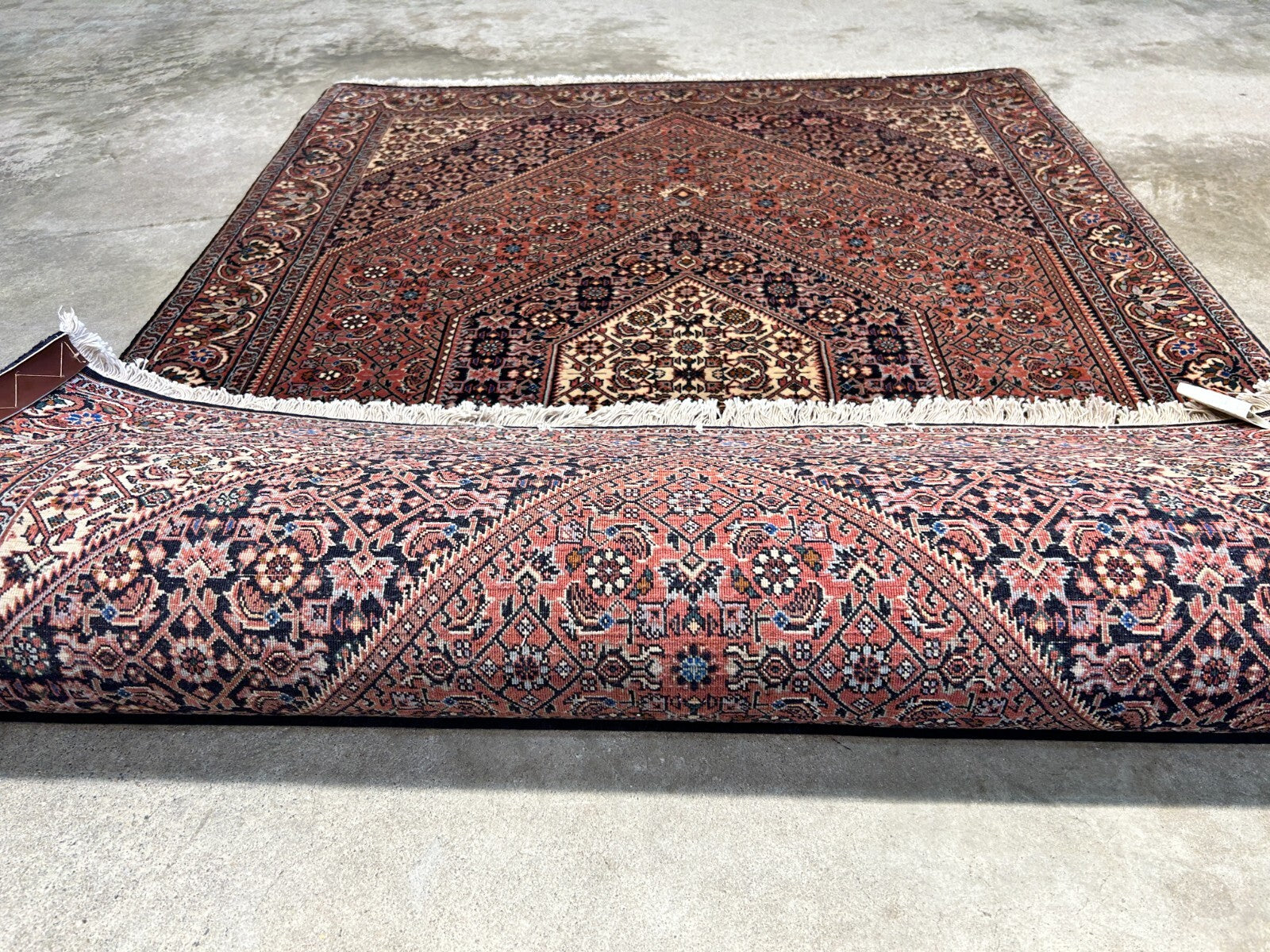 3'8"x5'6" Hand-Knotted 100% Wool Bidjare Carpet - Area Rug