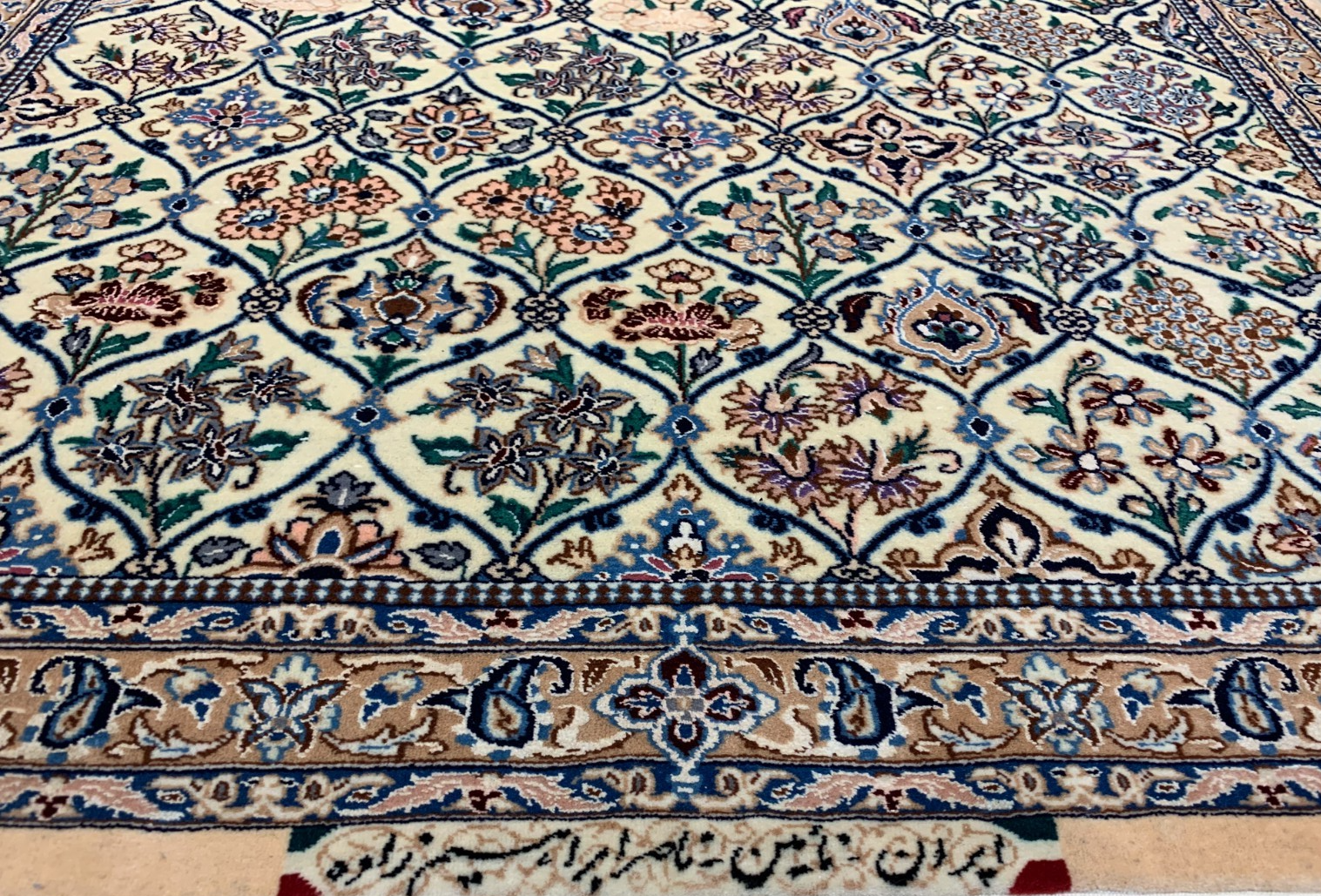 3'2"x4'10'' Very Fine Hand-Knotted Silk & Wool Naine Area Rug - Carpet