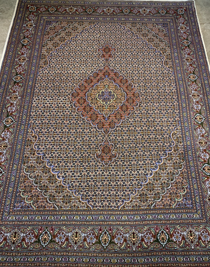 4'9"x6'7" Fine Hand-Knotted Wool & Silk Blend Tabrize Mahi Carpet - Area Rug