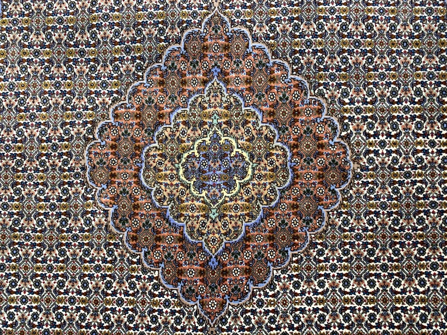 4'9"x6'7" Fine Hand-Knotted Wool & Silk Blend Tabrize Mahi Carpet - Area Rug