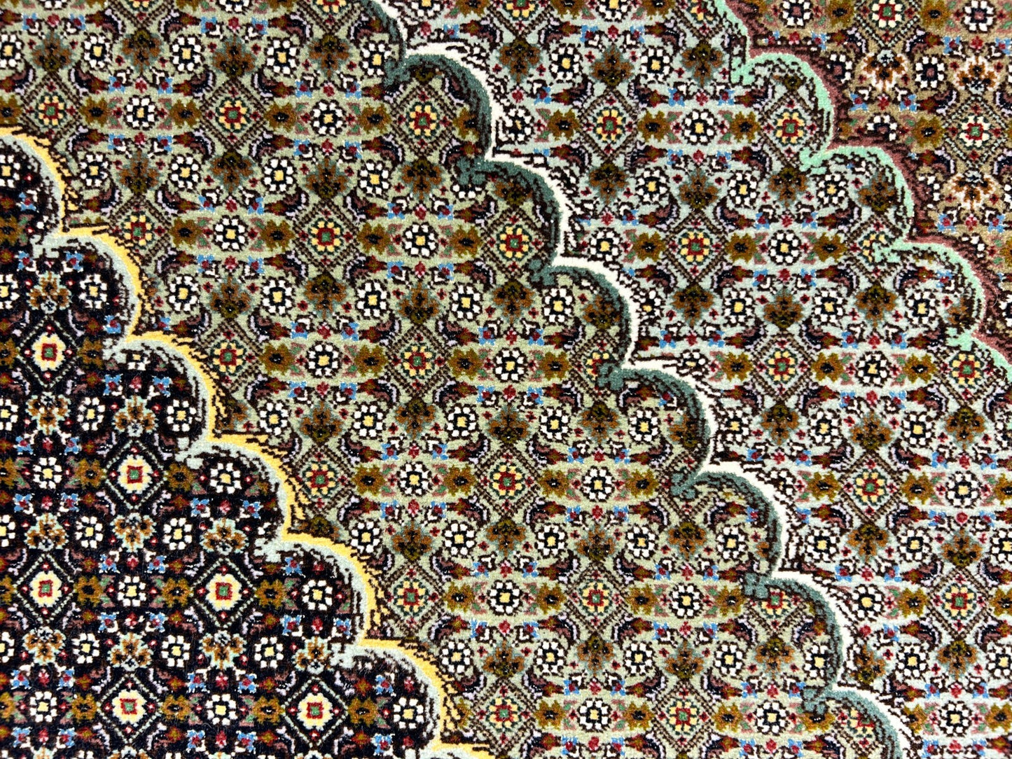 6'10"x10'5" Fine Hand-Knotted Wool & Silk Blend Tabrize Mahi Carpet - Area Rug