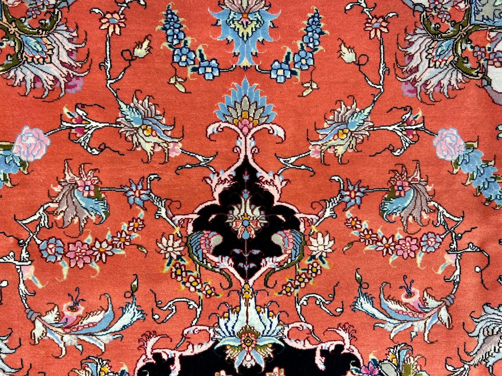 7'x10' Fine Hand-Knotted Wool & Silk Tabrize Rug - Area Carpet