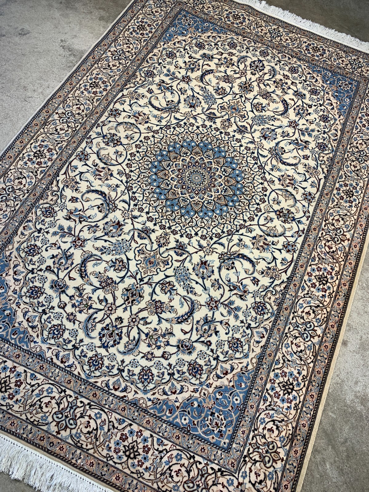 4'2"x6'7" Fine Hand-Knotted Wool & Silk Blend Naine Carpet - Area Rug