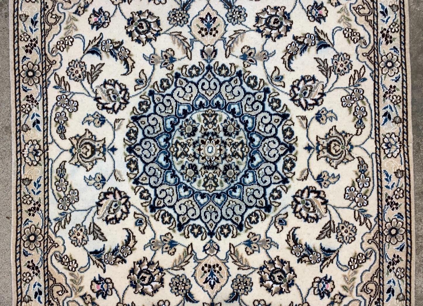 2'11"x4'7" Fine Hand-Knotted Wool & Silk Blend Naine Carpet - Area Rug