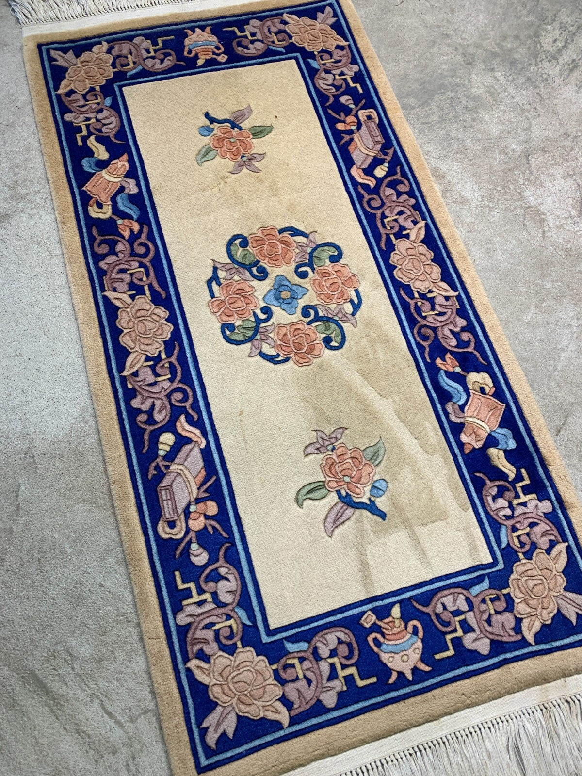 2'x4' Hand-Knotted Wool Oriental Rug - Area Carpet