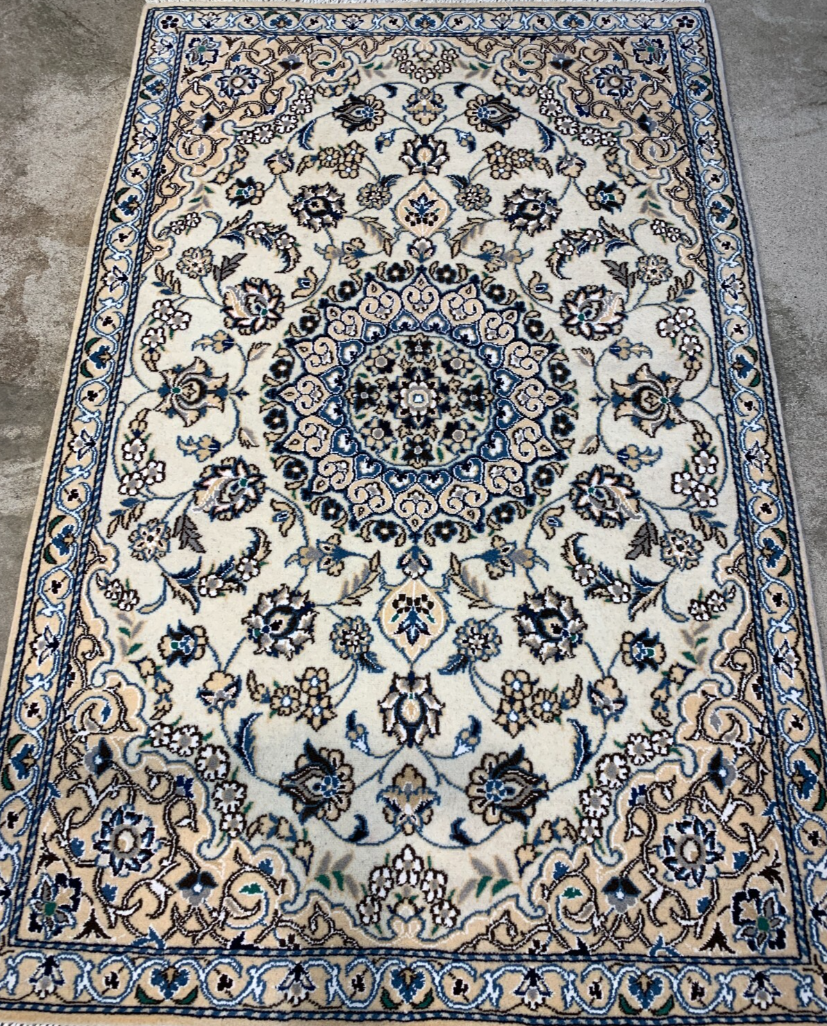 2'11"x4'7''  Very Fine Hand-Knotted Silk & Wool Naine Area Rug - Carpet