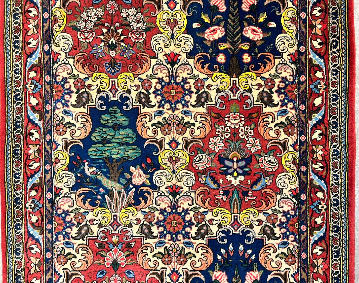 3'5"x5'2" Hand-Knotted 100% Lamb Wool Bakhtiarie Carpet - Area Rug