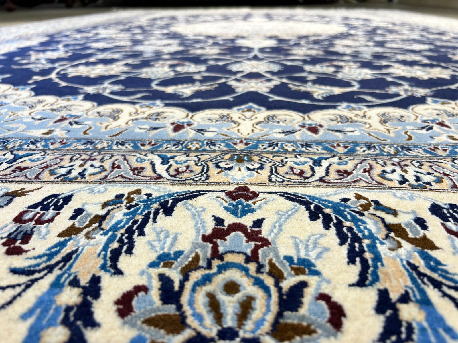 6'9"x9'10" Very Fine Hand-Knotted Wool & Silk Blend Naine Carpet - Area Rug