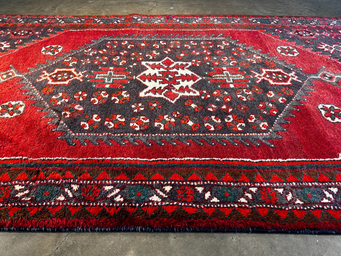 4'2" x 8' Hand-Knotted 100% Lamb Wool Carpet - Hamadane Area Rug