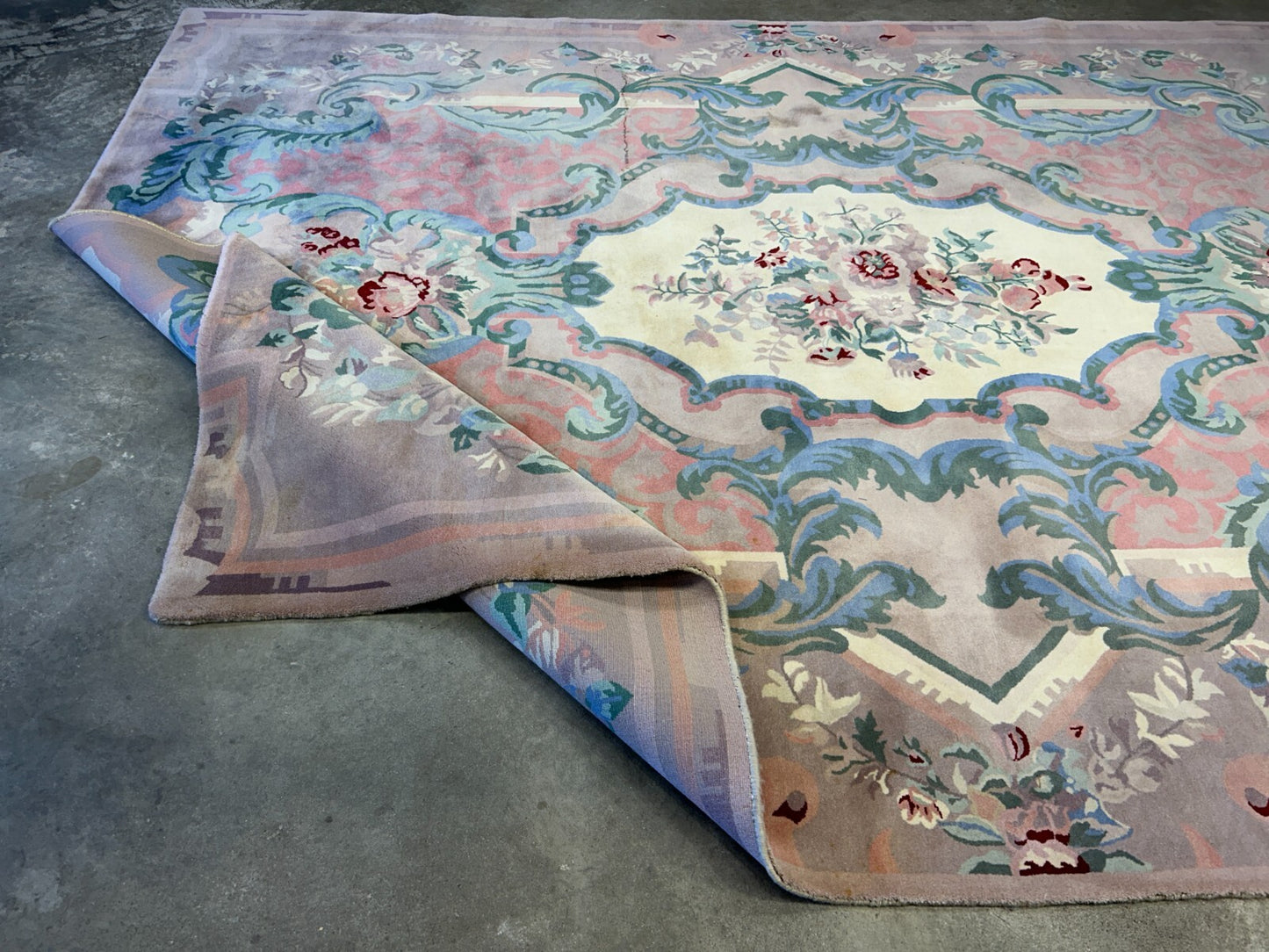 8'9"x11'10" Hand-Knotted 100% Wool Pile Oriental Rug  (Some stains on the Rug)