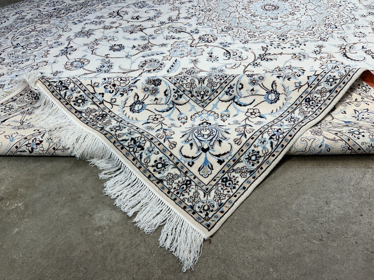 8'4"x12'1" Extra Fine Hand-Knotted Wool & Silk Naine Rug