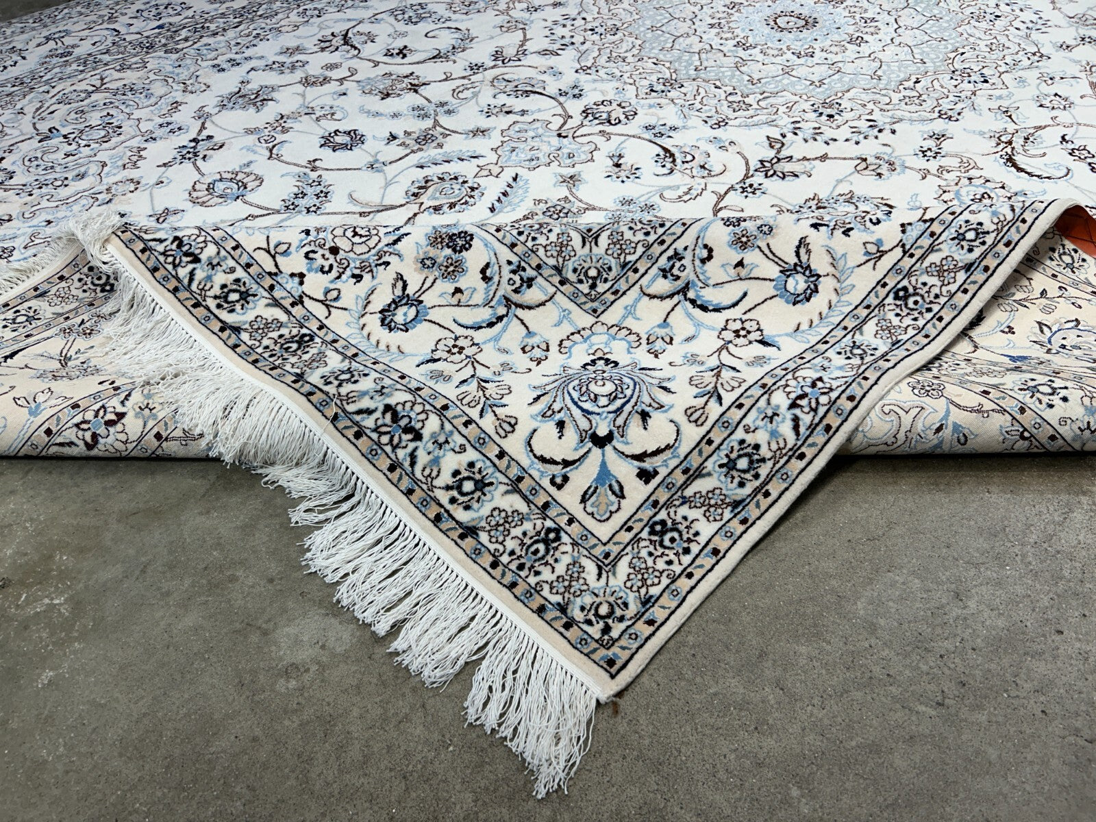 8'4"x12'1" Extra Fine Hand-Knotted Wool & Silk Naine Rug