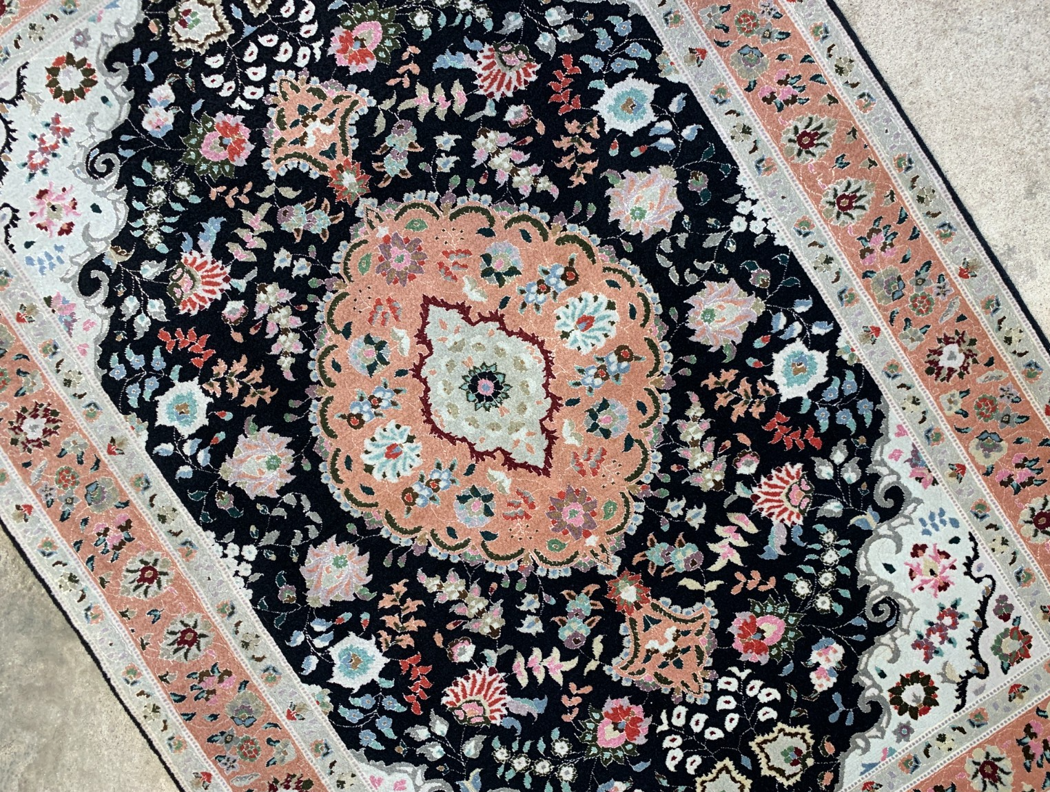 3'6"x4'10'' Fine Hand-Knotted Silk & Wool Tabrize Area Rug - Area Carpet