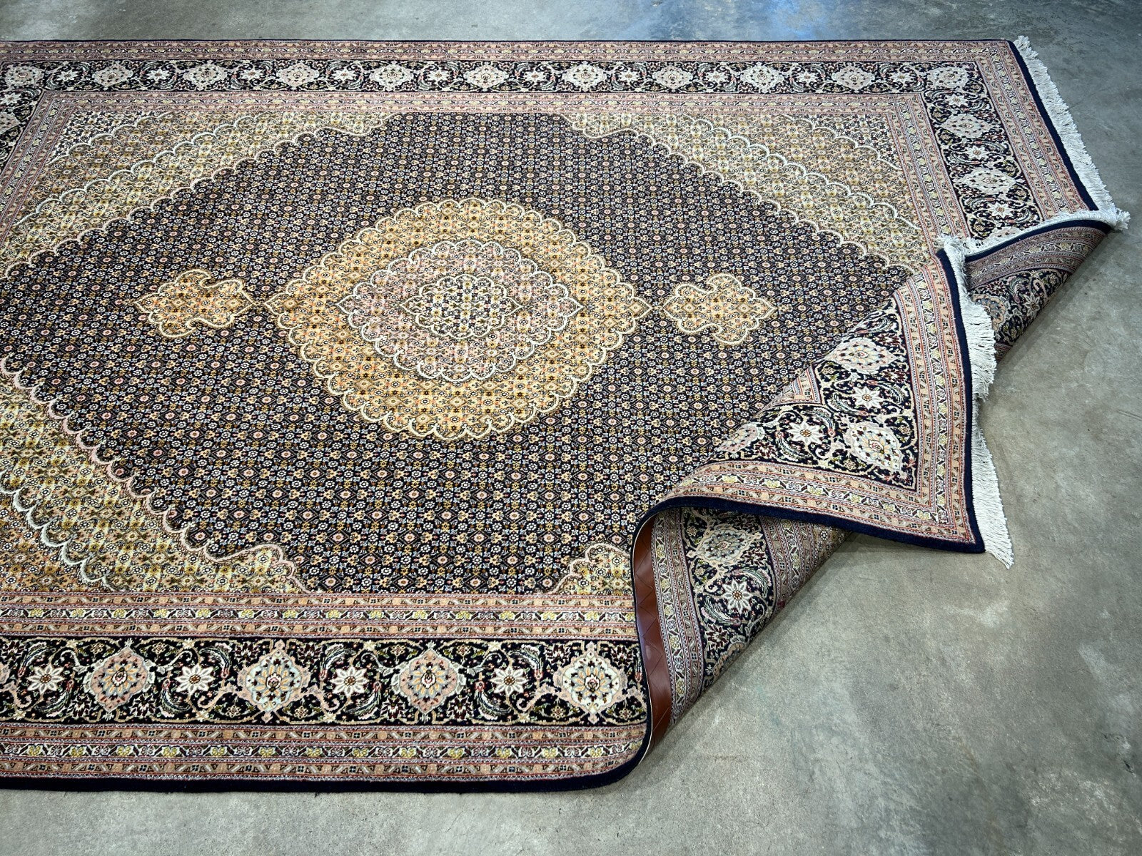 6'7"x9'9" Fine Hand-Knotted Wool & Silk Oriental Tabrize Rug - Area Carpet