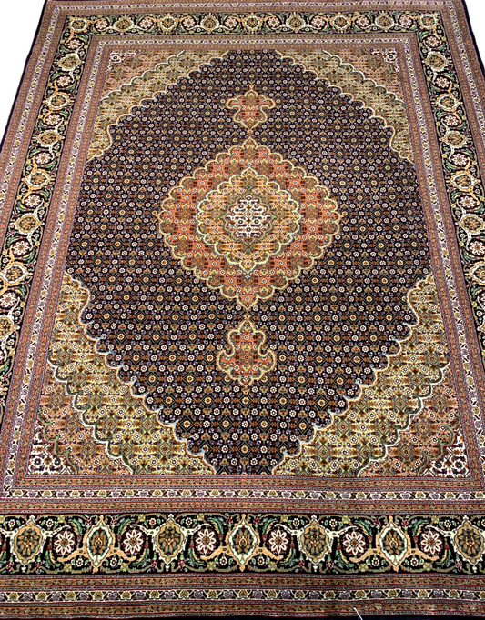 5'6"x6'6" Fine Hand-Knotted Wool & Silk Blend Tabrize Mahi Carpet - Area Rug