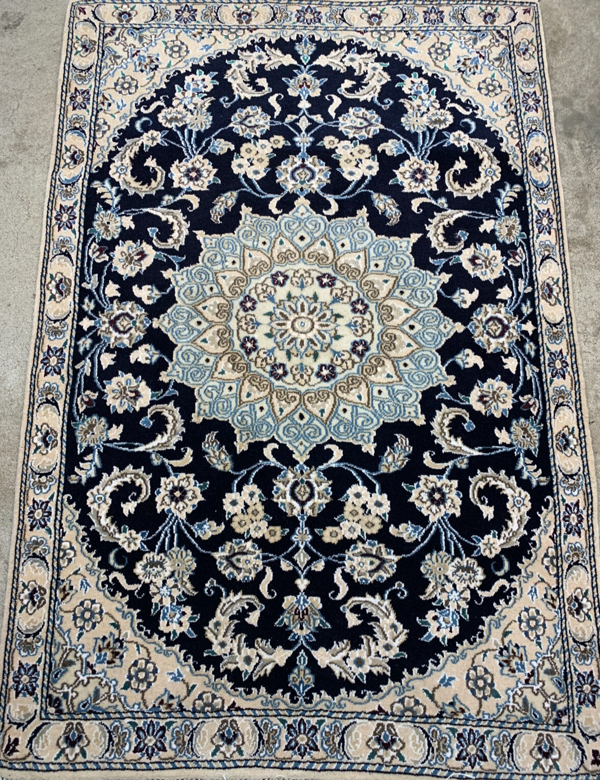 2'11"x4'4" Fine Hand-Knotted Wool & Silk Blend Naine Carpet - Area Rug