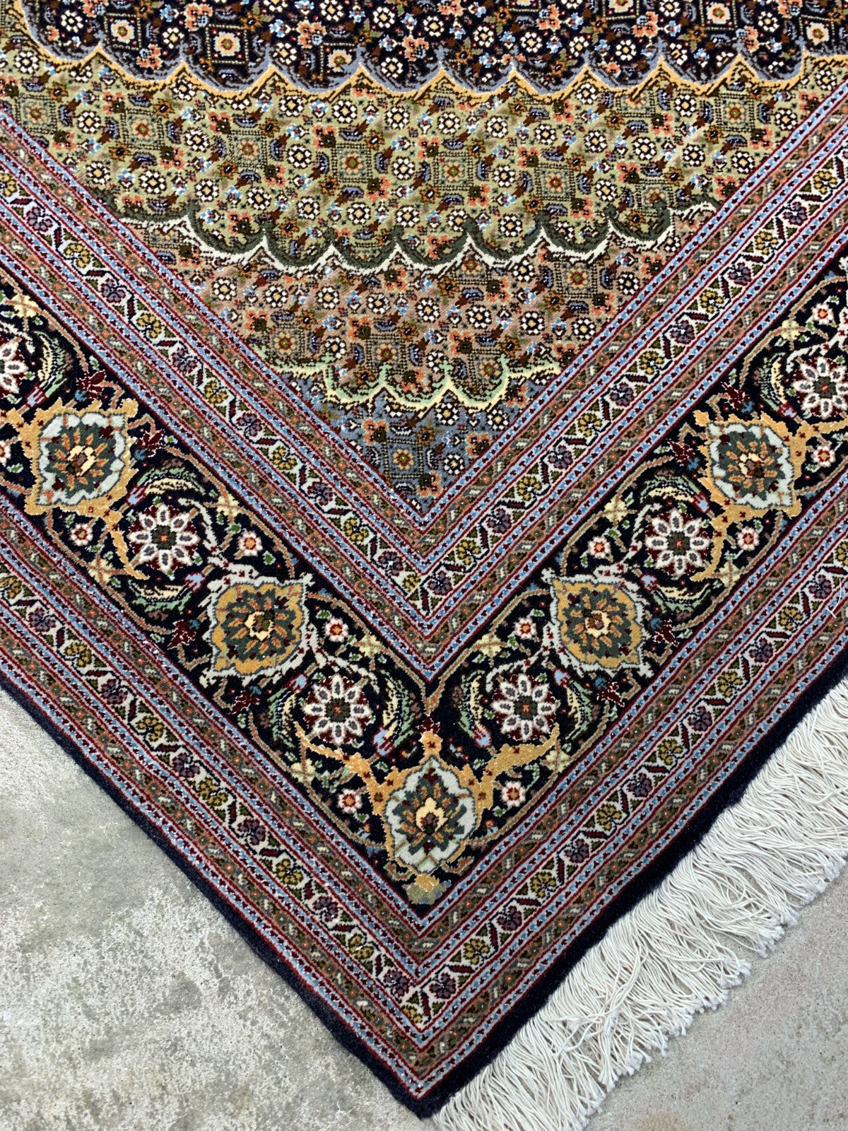 5'x6'5" Fine Hand-Knotted Wool & Silk Blend Tabrize Mahi Carpet - Area Rug