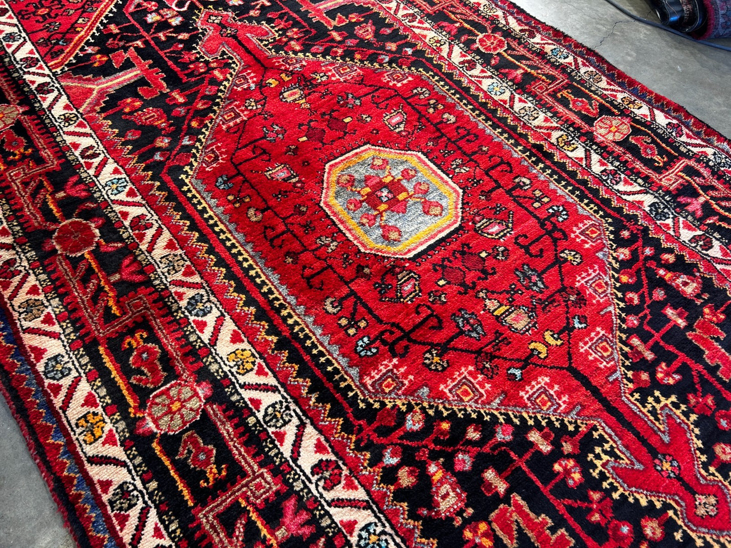 4'10" x 10'0" Hand-Knotted 100% Wool Pile Nahavande Area Rug - Carpet