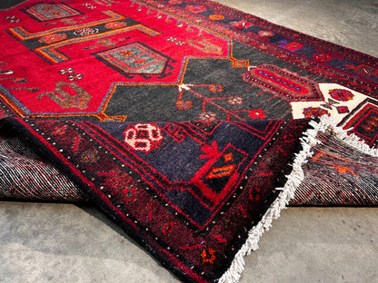 4'11" x 8'5" Hand-Knotted 100% Wool Pile Hamadane Area Rug