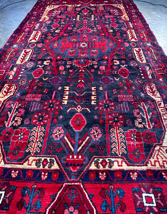 5'4" x 9'7" Hand-Knotted 100% Wool Pile Nahavande Area Rug
