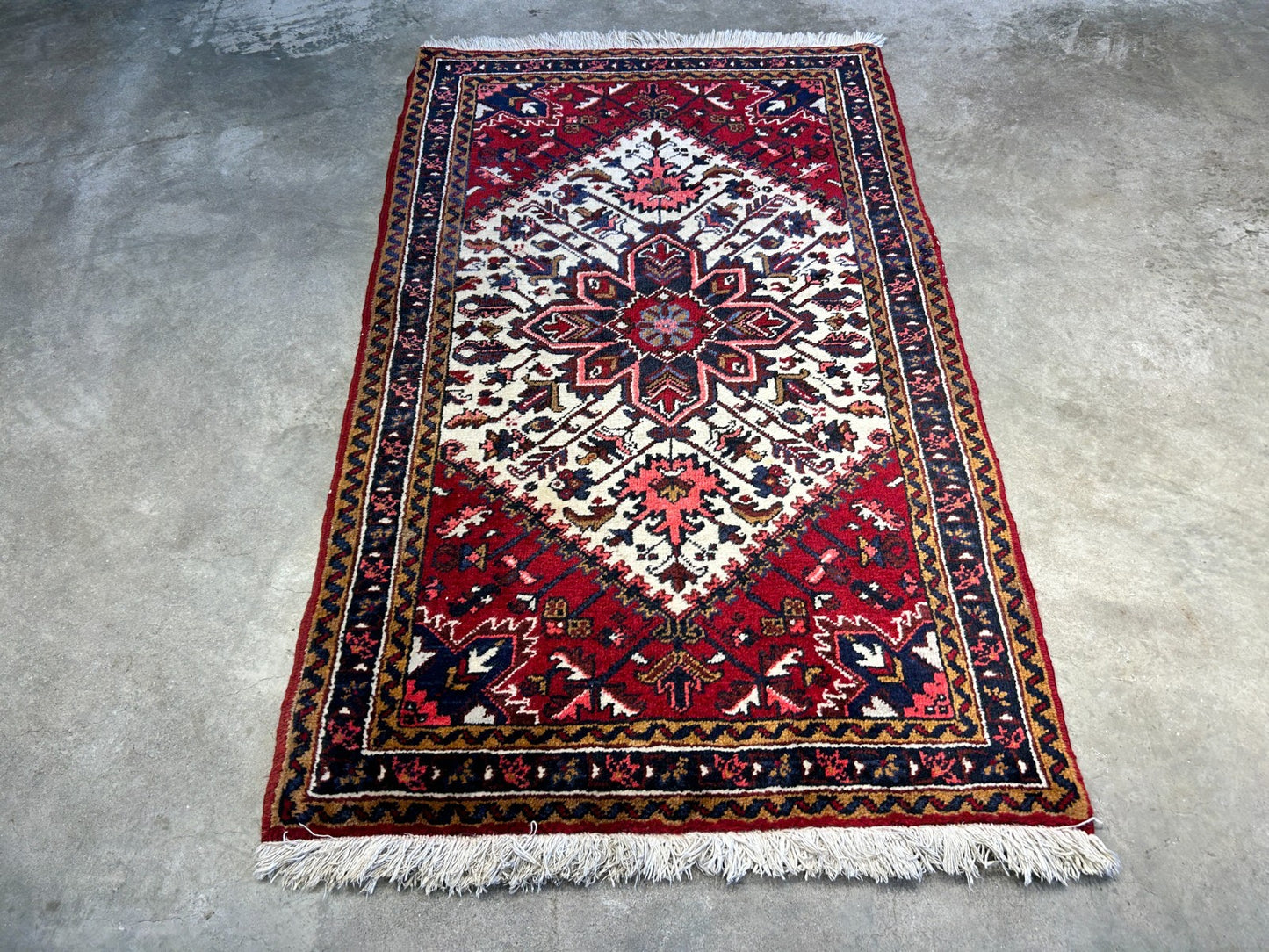 3'1"x5' Hand-Knotted 100% Wool Pile Herize Rug