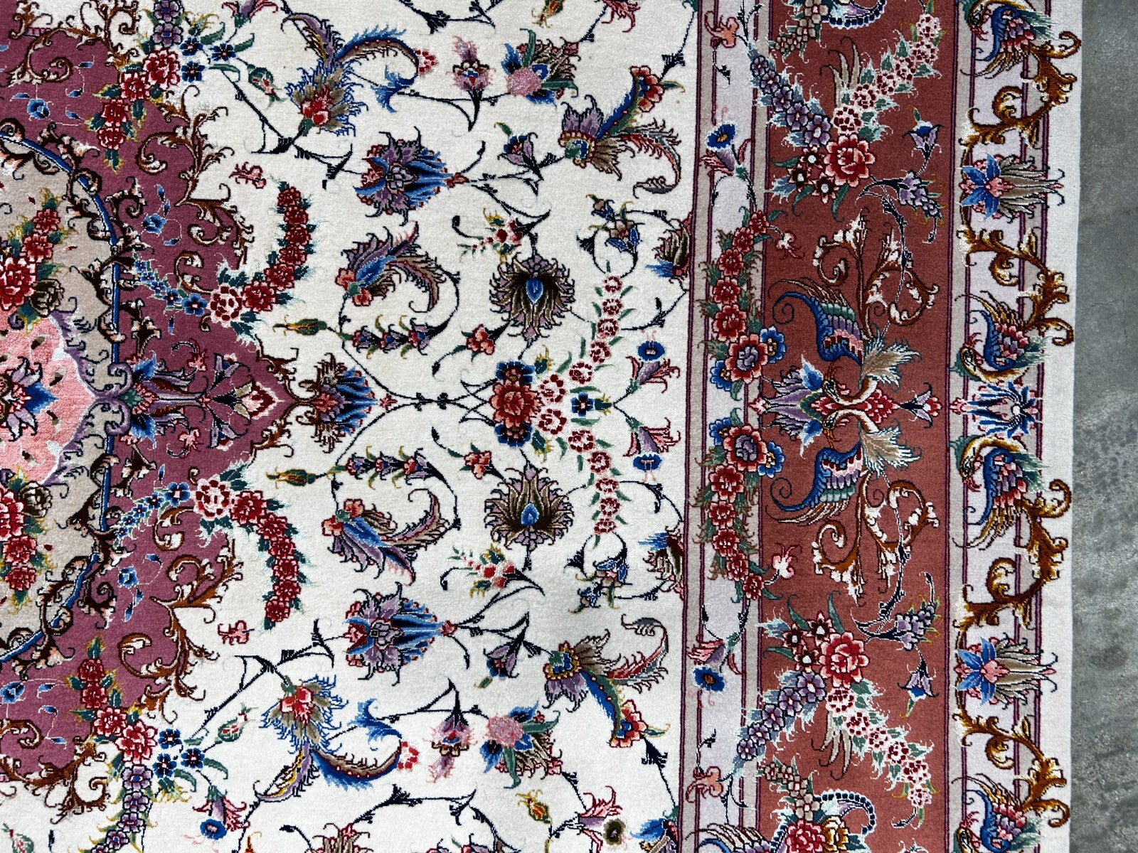 8'1"x11'7" Extra Fine Hand-Knotted Wool & Silk Oriental Rug - Area Carpet