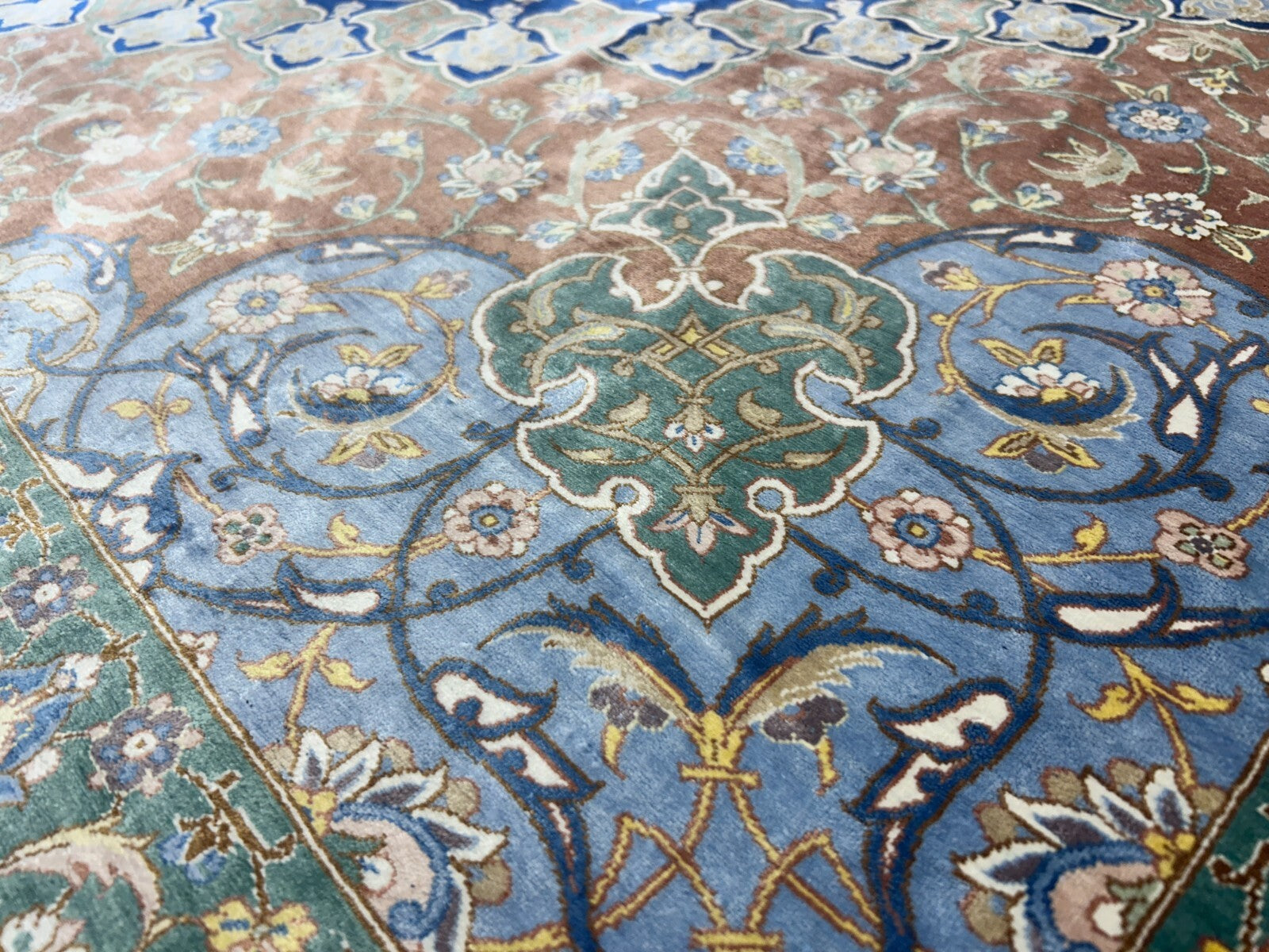 10'1"x13'1" Exquisite Signed Hand-Knotted 100% Silk Qume Rug