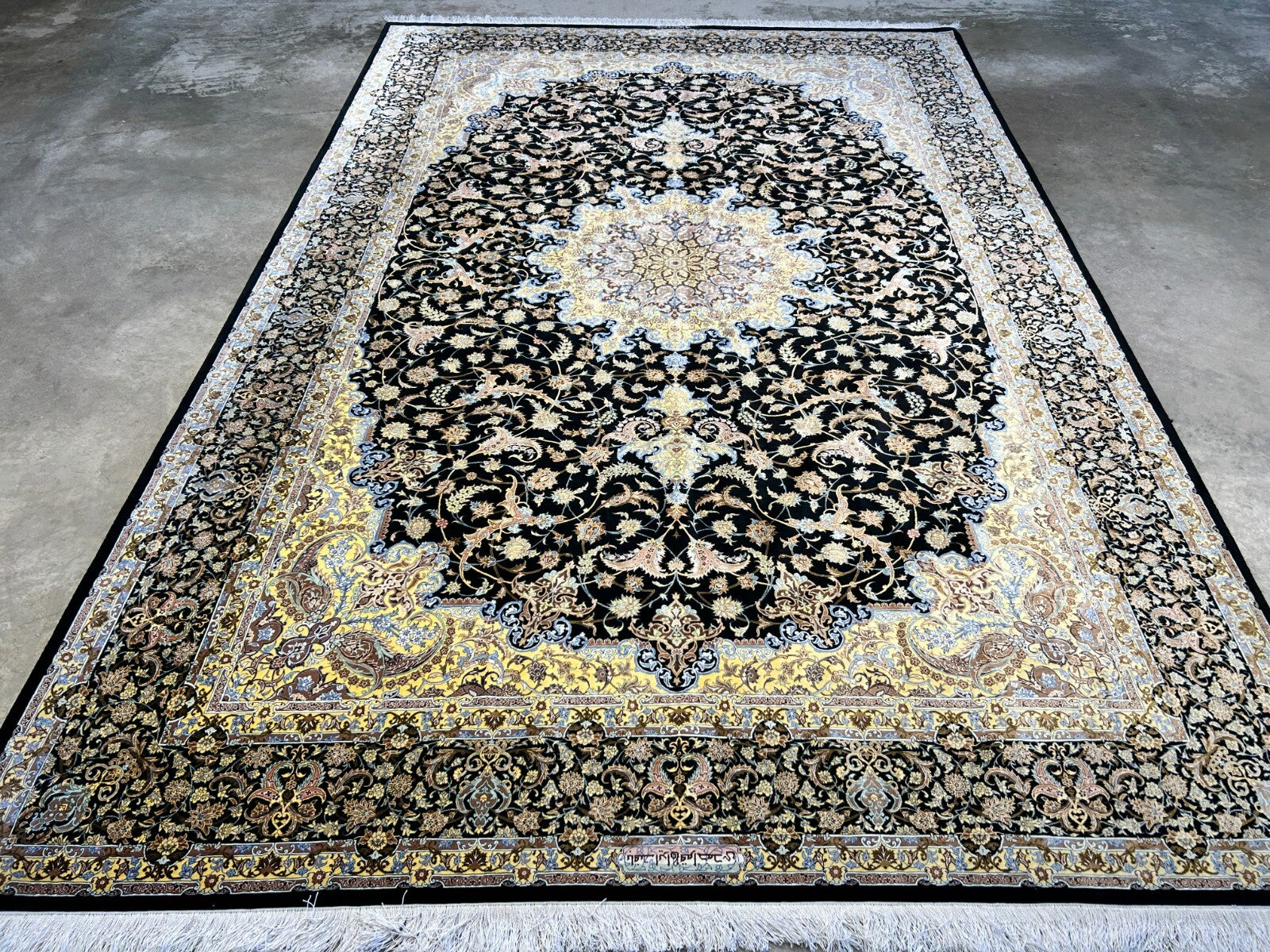 6'6"x10' Exquisite Hand-Knotted 100% Silk Qume Rug