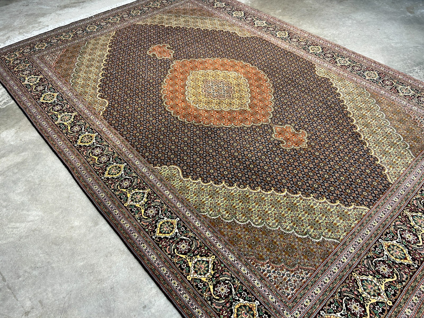 6'8"x10'2" Fine Hand-Knotted Wool & Silk Oriental Tabrize Rug - Area Carpet