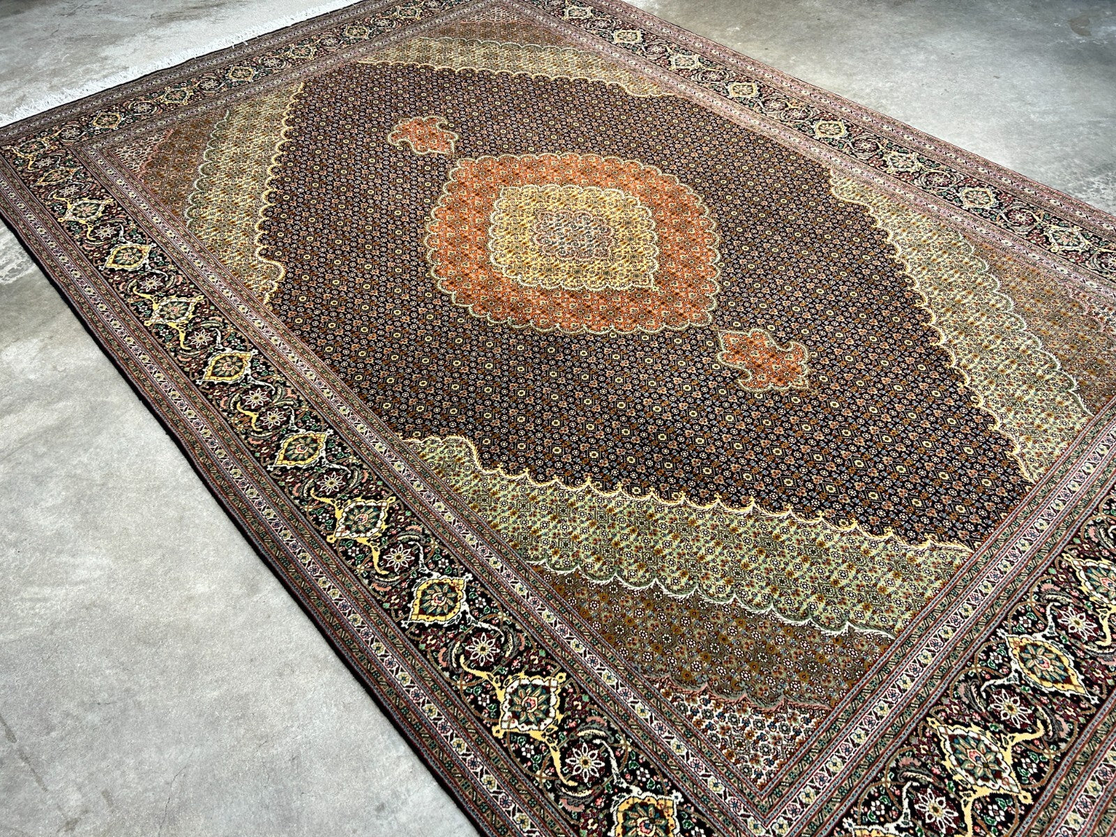 6'8"x10'2" Fine Hand-Knotted Wool & Silk Oriental Tabrize Rug - Area Carpet