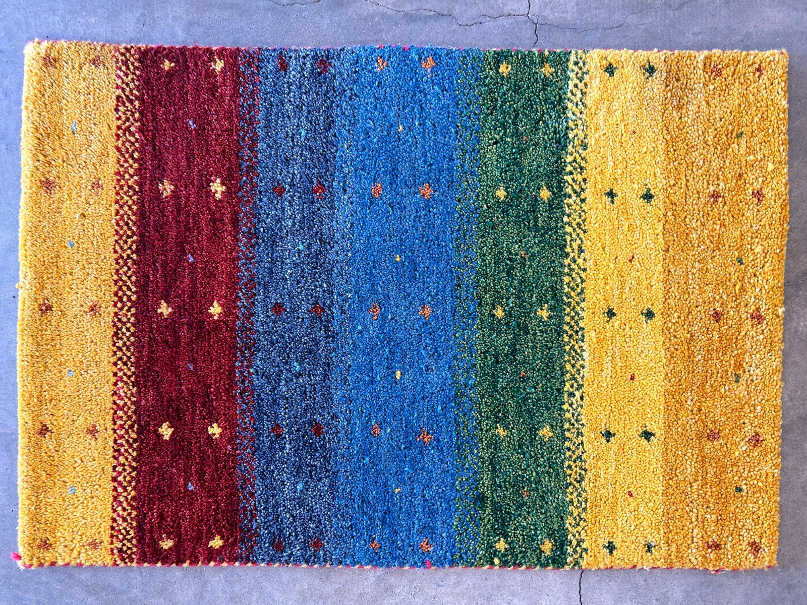 1'11"x2'10" Hand-Knotted 100% Wool Pile Gabbeh Rug