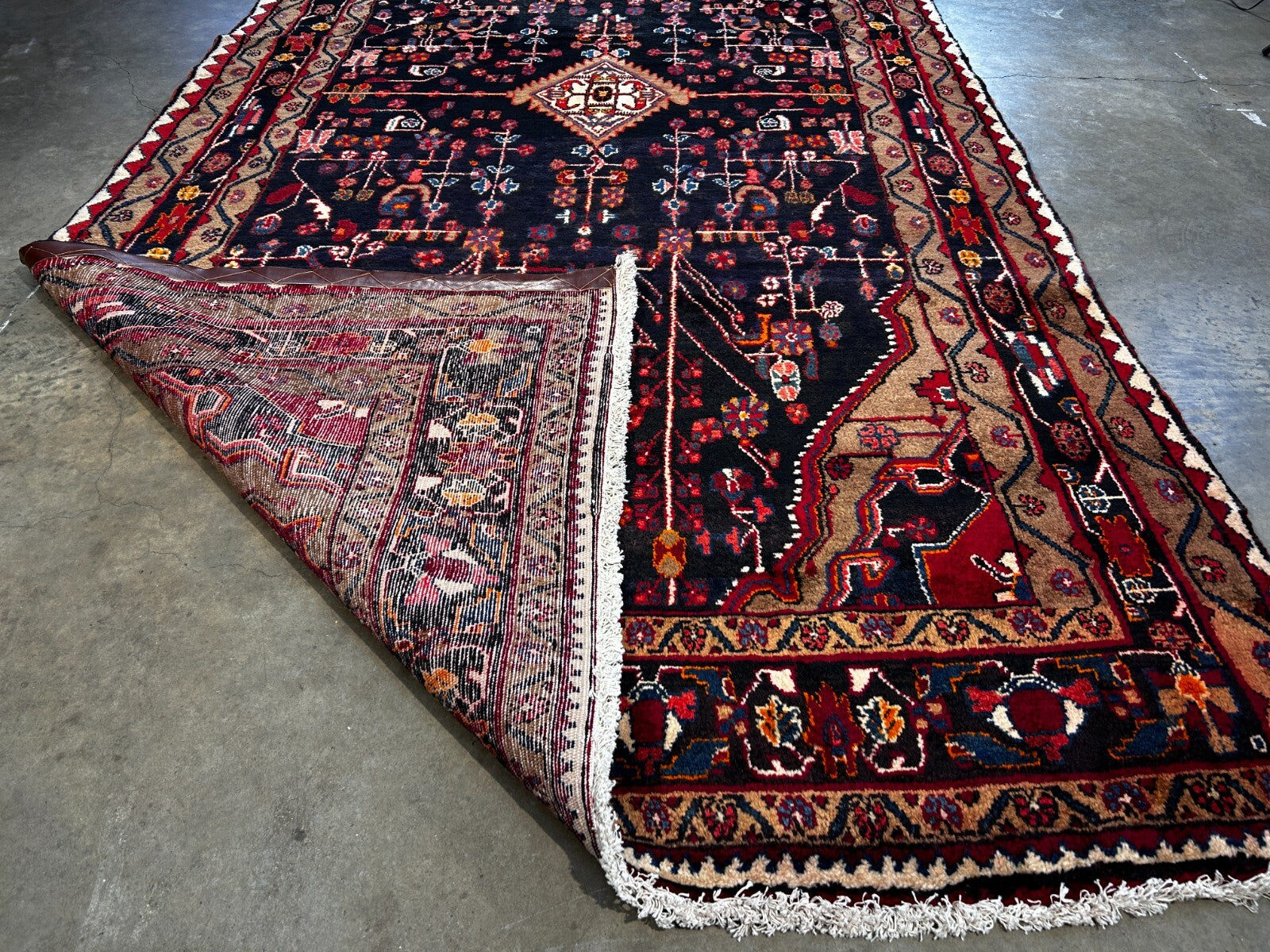 5'5" x 10'4" Hand-Knotted 100% Wool Carpet - Nahavande Area Rug