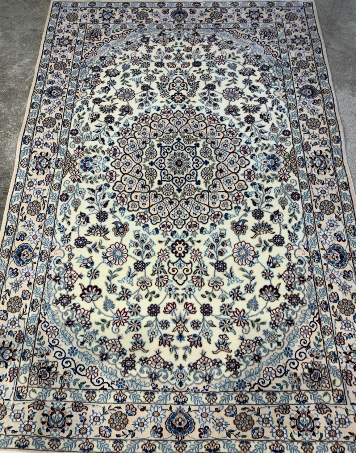 3'2"x4'11'' Very Fine Hand-Knotted  Silk & Wool Naine Area Rug - Carpet