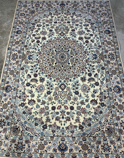 3'2"x4'11'' Very Fine Hand-Knotted  Silk & Wool Naine Area Rug - Carpet