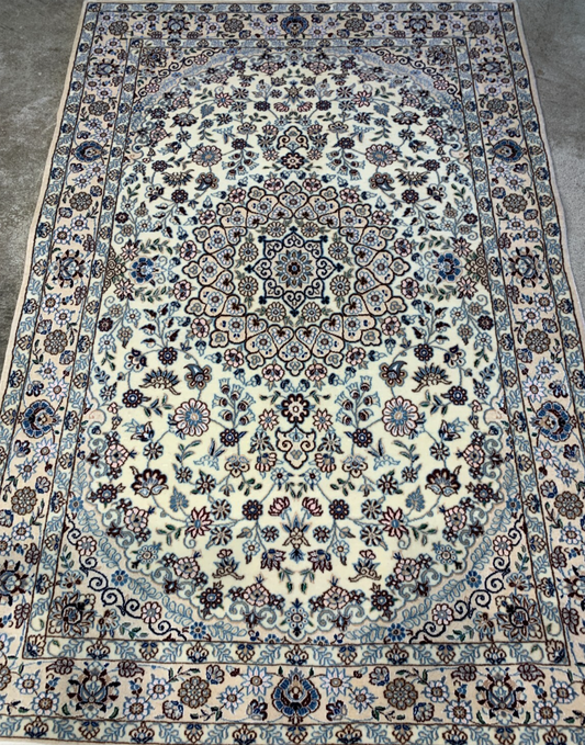 3'2"x4'11'' Very Fine Hand-Knotted  Silk & Wool Naine Area Rug - Carpet