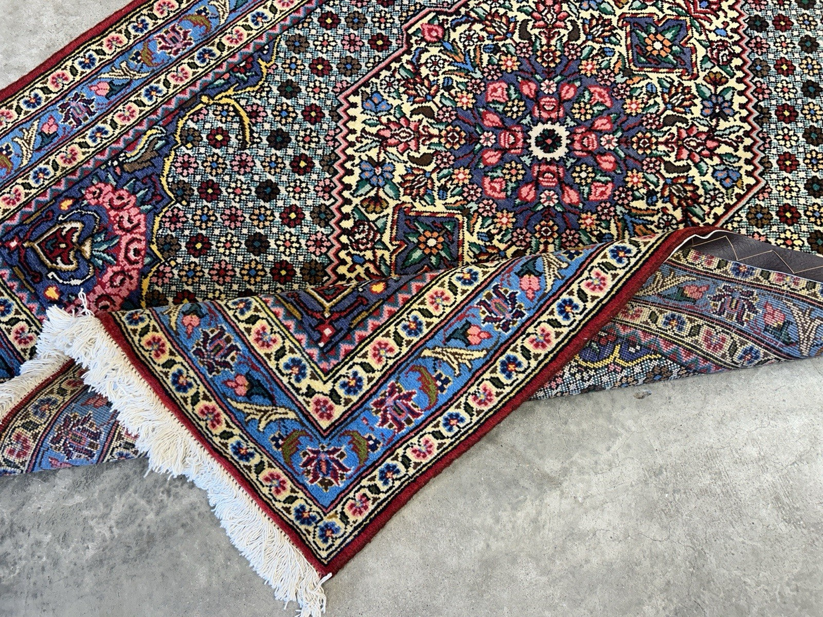 3'5"x5'2" Hand-Knotted 100% Wool Pile Persiane Bakhtiarie Rug