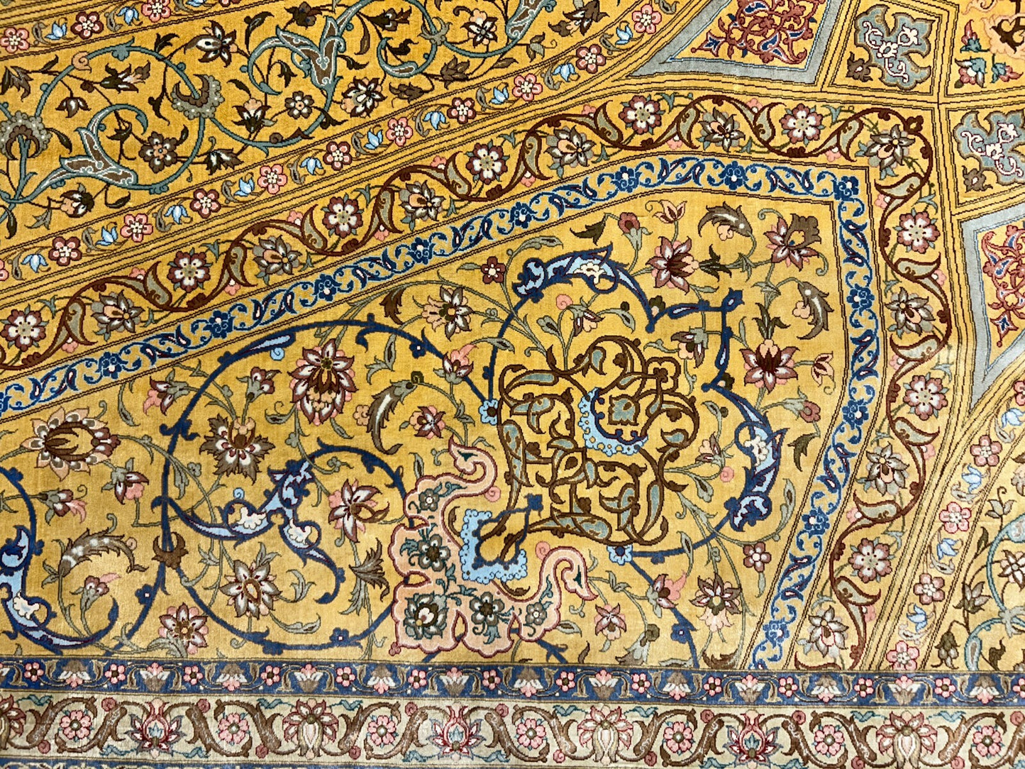 9'8"x12'11" Exquisite Signed Hand-Knotted 100% Silk Qume Rug