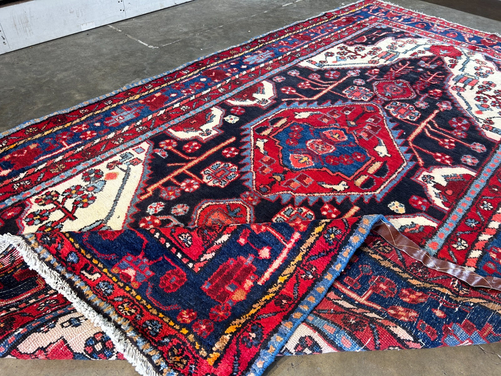 5'2" x 9'2'' Hand-Knotted 100% Lamb Wool Pile Nahavande Area Rug - Carpet