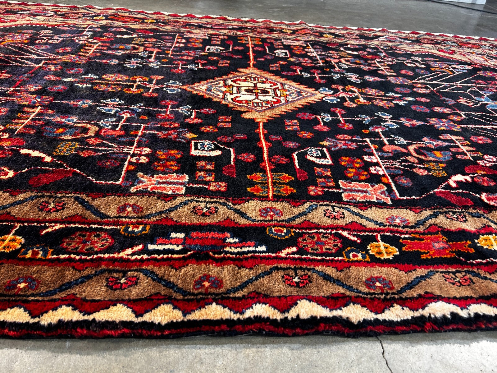 5'5" x 10'4" Hand-Knotted 100% Wool Carpet - Nahavande Area Rug