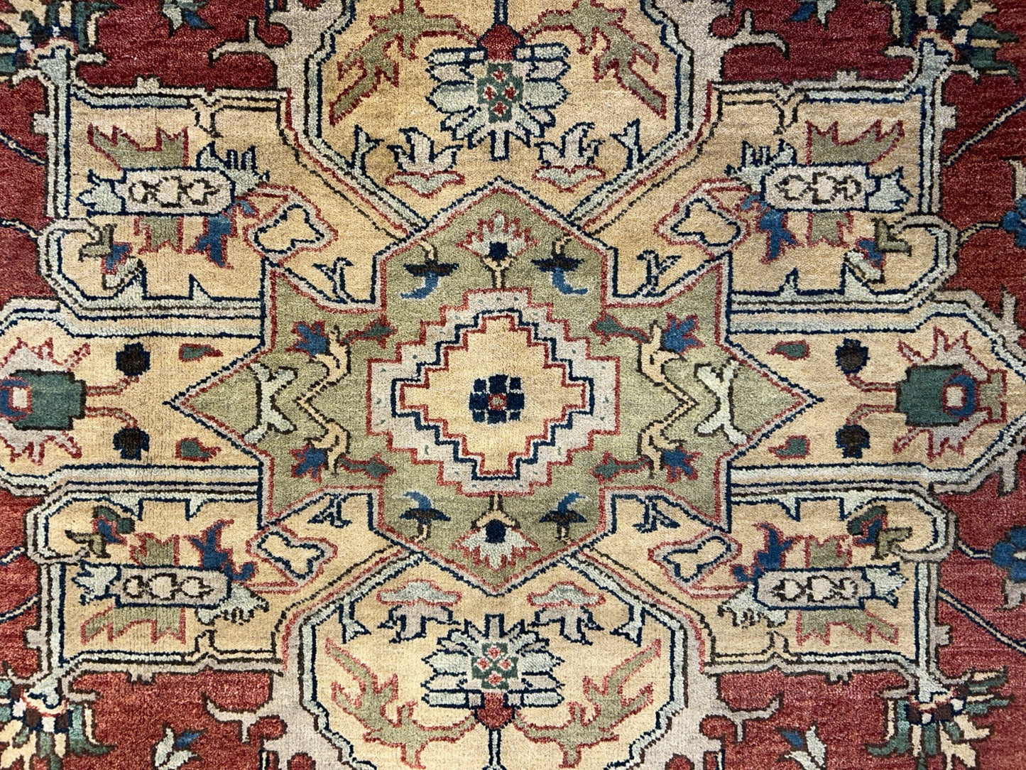 7'3"x10'3" Fine Hand-Knotted 100% Wool Pile IndoHeriz Rug
