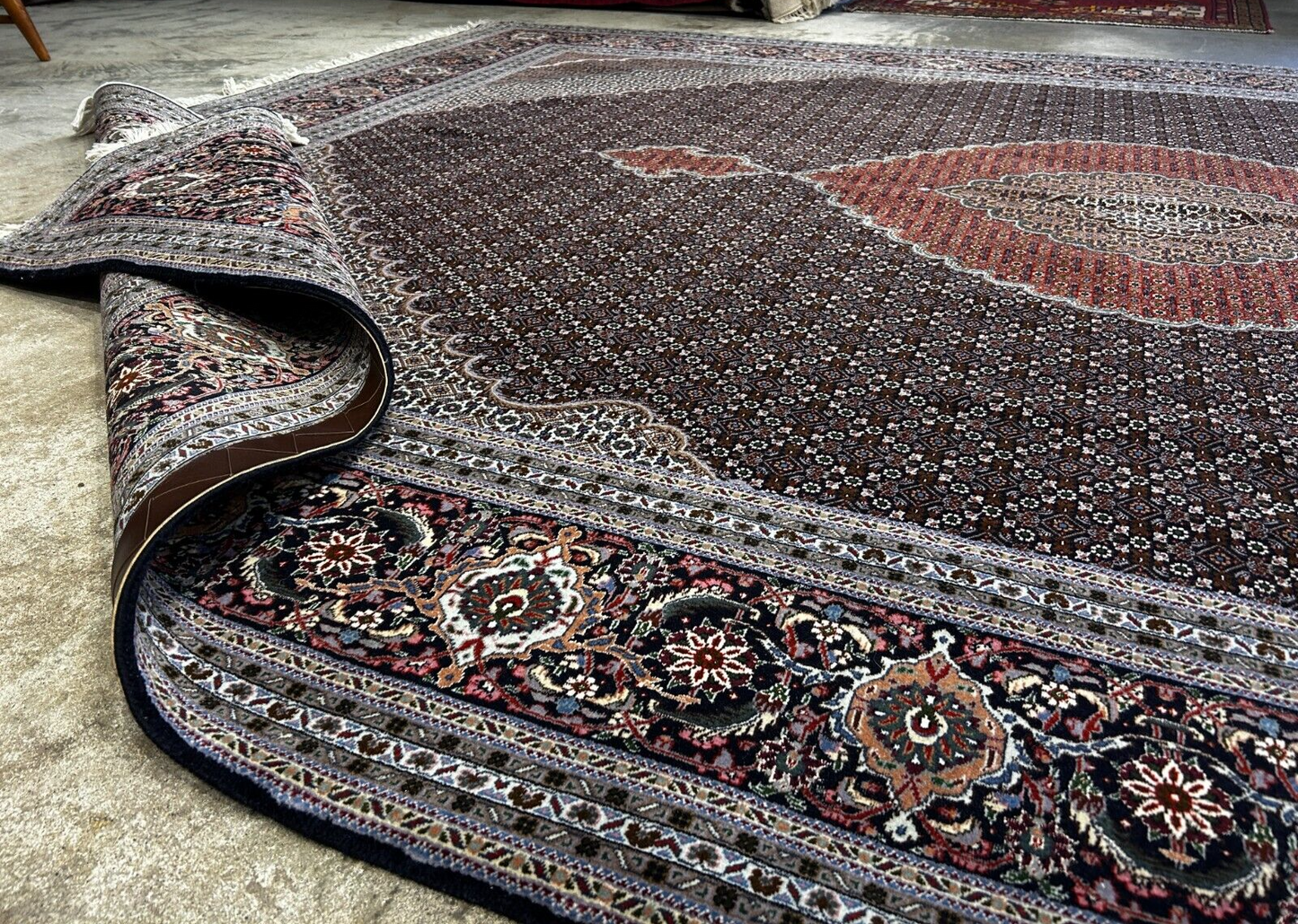 8'3"x11'5" Fine Hand-Knotted Wool & Silk Oriental Rug - Area Carpet