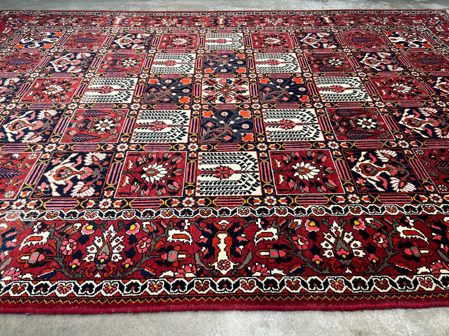 6'11"x10'3" Hand-Knotted 100% Lamb Wool Bakhtiarie Carpet - Area Rug