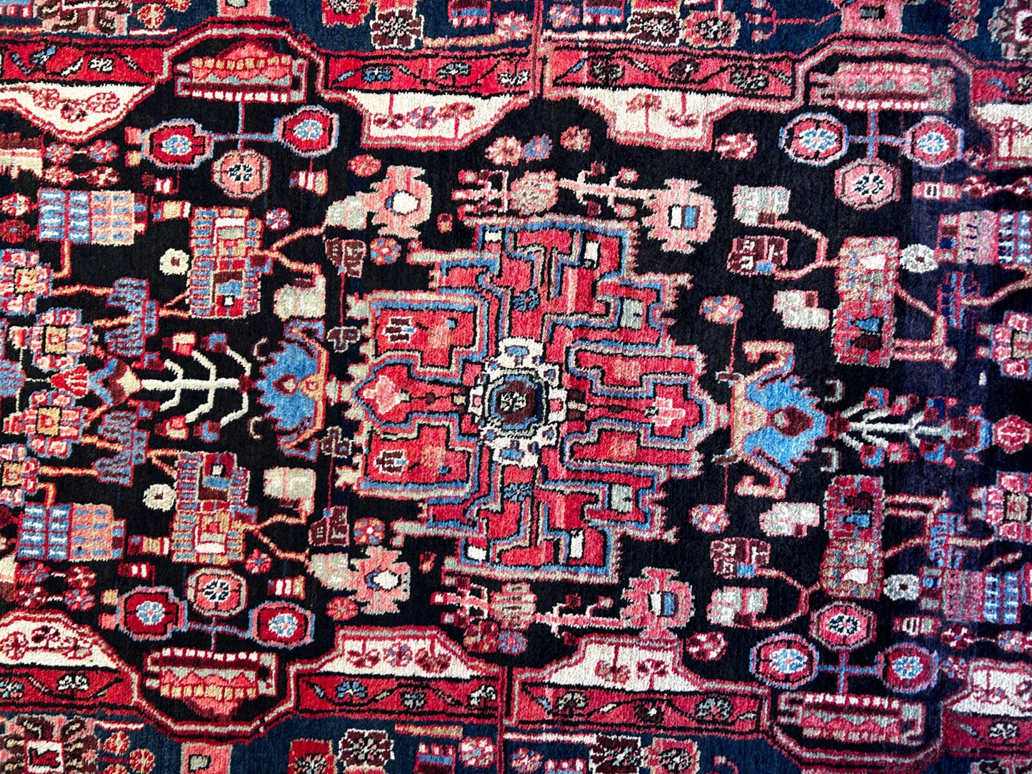 4'9" x 8'8" Hand-Knotted 100% Wool Pile Nahavande Area Rug